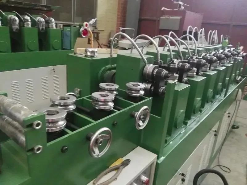Operasi Pengaturan Sistem Penekan Penggilingan dan Keuntungan Rolling Mill